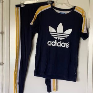 Adidas matching T-shirt & leggings set